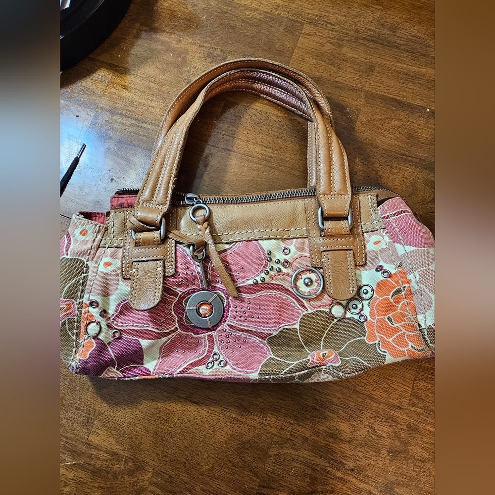 Fossil floral purse